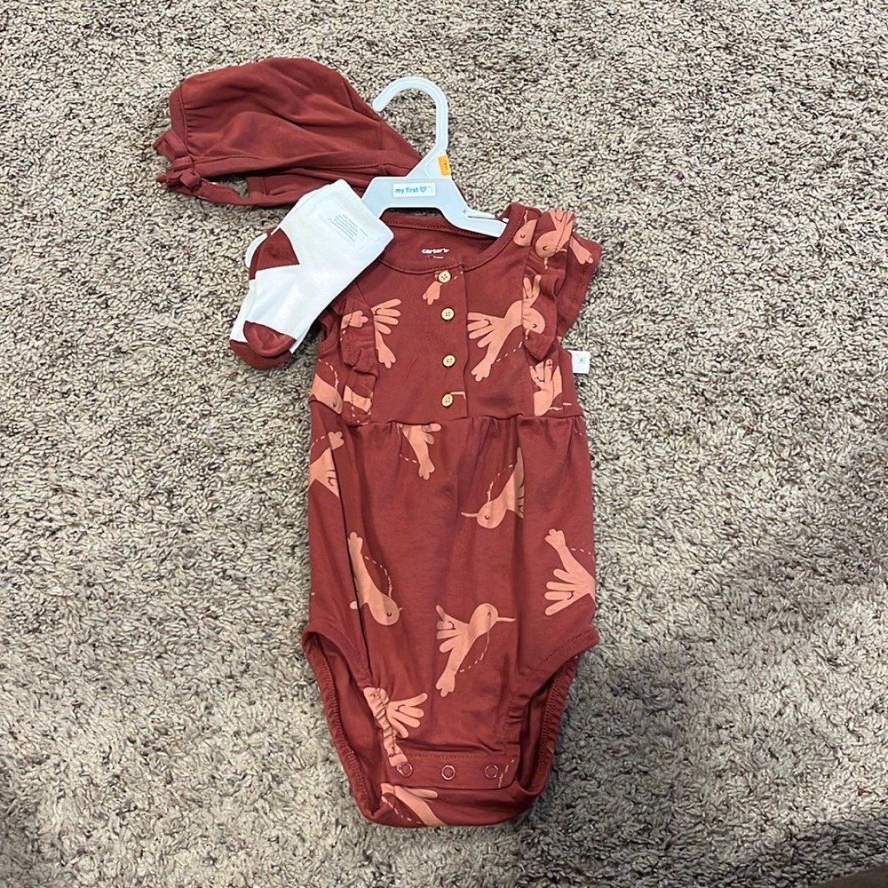 New 12 months carters 3 pieces
